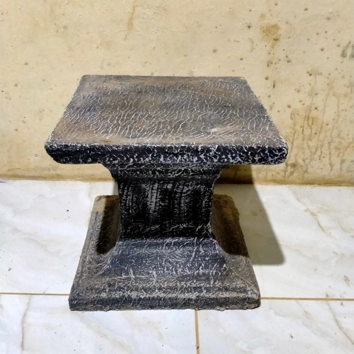 Pilar Kotak//Tiang Pot.