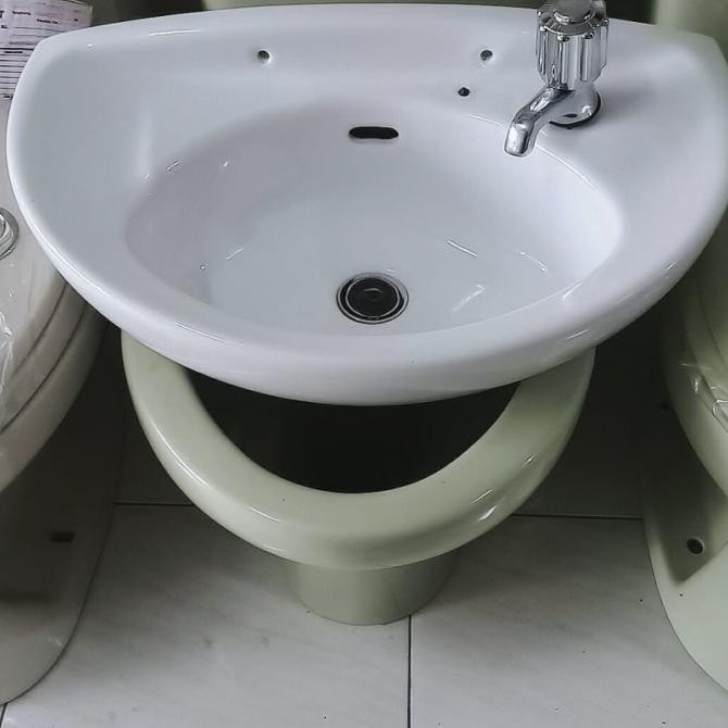 Wastafel TOTO L34 Putih bekas