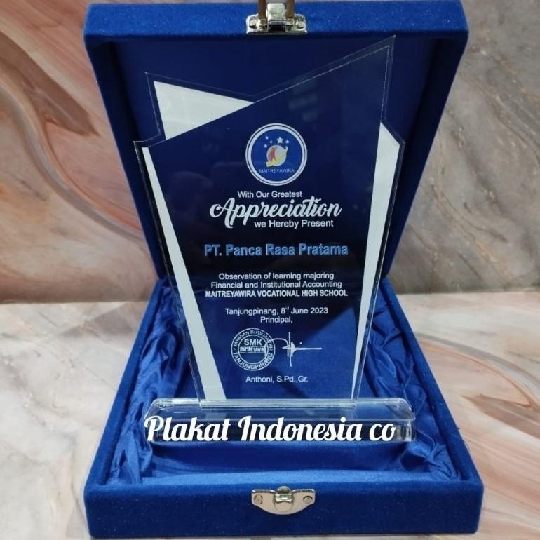 CR - Plakat akrilik | Plakat akrilik custom |  Plakat akrilik wisuda | Plakat akrilik murah | Custom