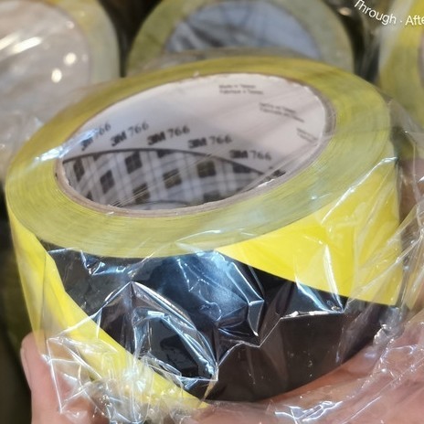 

3 M 766 Yellow Black - Floor Marking Tape - Lakban Lantai 3 Inch X 33M