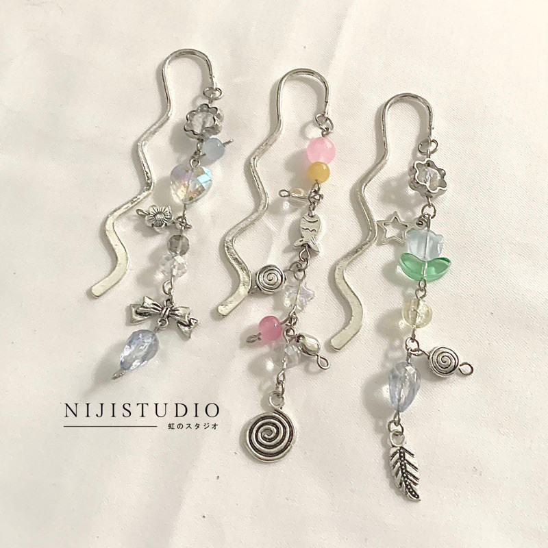 

Studio Ghibli Inspired Sophie Ponyo Naoko Coquette Beads Bookmark Anda Buku