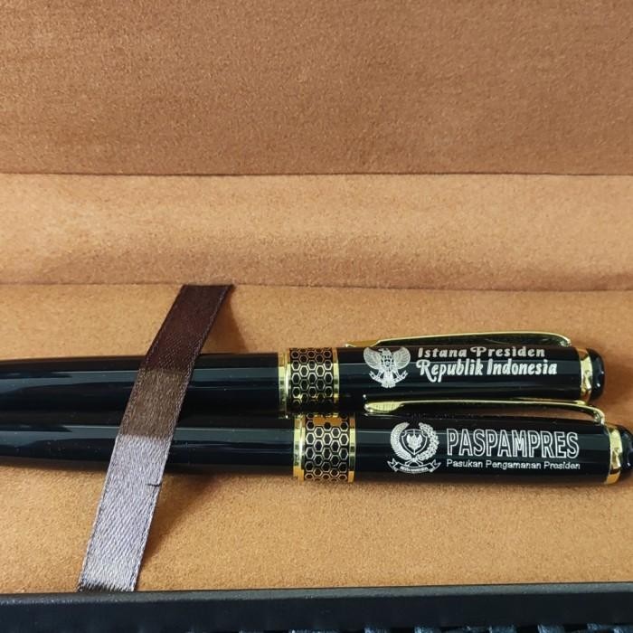 

Pulpen Istana Presiden Premium Isi 2 Import