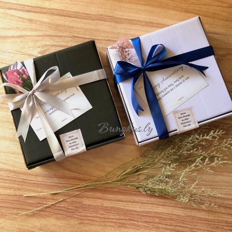 

BOX HAMPERS | GIFT BOX | KOTAK KADO ULANG TAHUN | HAMPERS | KARDUS HAMPERS | KARDUS PACKING | KOTAK KADO | KADO WISUDA | KADO ULANG TAHUN CEWEK HAPPY BIRTHDAY ANNIVERSARY GRADUATION MILAD ESTETIK LENGKAP DENGAN KARTU UCAPAN INCLUEDE BUBLE WRAP HADIAH
