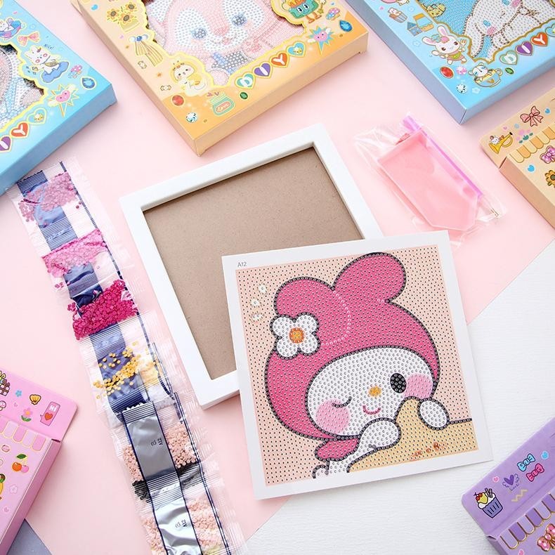 

[New] Diamond Painting Anime Girl & Sanrio Series + Frame Bingkai 18Cm X 18Cm / Set Sticker Diy Manik Diamond Beads Cute Girl Lucu Unik Murah Stiker Momo Viral Nini Box Hologram Diy Mainan Anak Sale