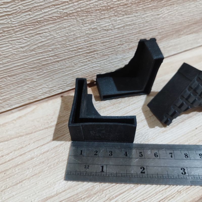 Kaki Karet Rak Besi Siku 40 x 40 Sepatu Karet Rak Besi Siku Lubang