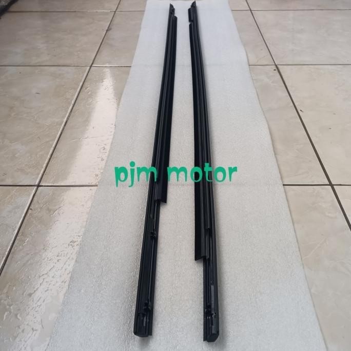 KARET PELIPIT LIST KACA  WEATHER STRIP  MOBIL ALL NEW AVANZA  TH 2022 2306T