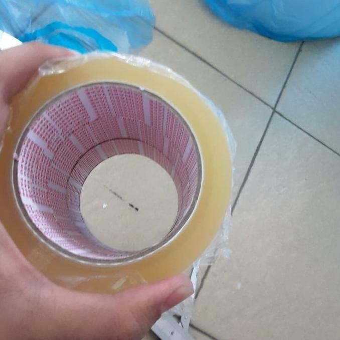 

Lakban BENING/COKLAT DAIMARU 48 mm x 90 yard 1 dus - Grab/Gojek Only