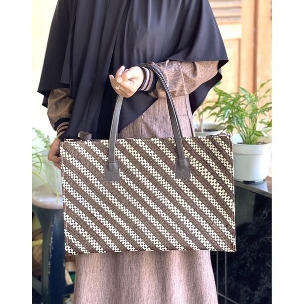 

BARUU TAS PANDAN MAP KOMBINASI