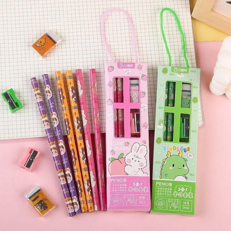 

Wm Pensil Set 5In1 Karakter Lucu / Paket Staionery Kids / Paket Lengkap Pencil Penggaris Penghapus Rautan Motif Unik / Peralatan Sekolah Anak Paud Tk Sd Smp Cocok Untuk Hadiah Souvenir Pesta Ulang Tahun / School Supplies Gift Eraser Ruler Promo
