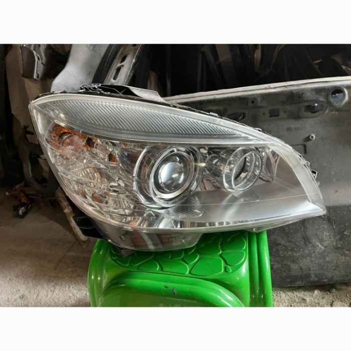 Headlamp Mercedes Benz Mercy W204 C230 Original