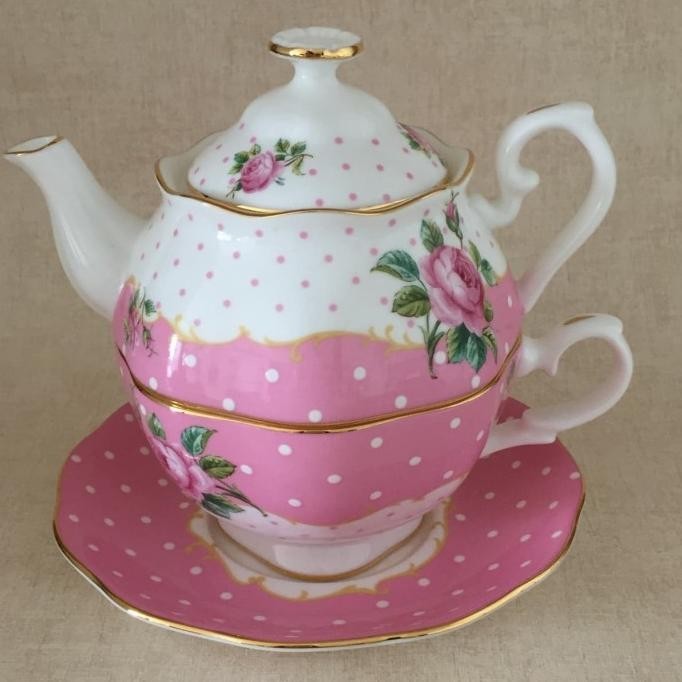[Ready] Tea Pot And Cup Royal Albert