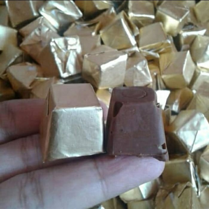 

Ready coklat piramid mini 1kg isi -+130pcs