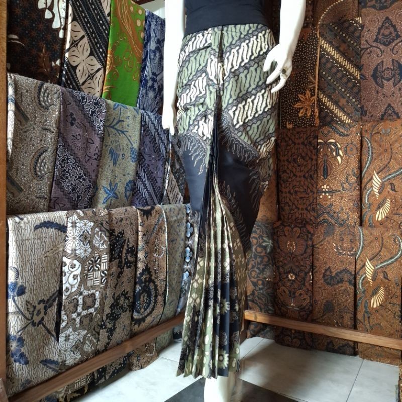 Kain dan Rok Wiru Instan Lereng Hijau Sage Hitam Abstrak Bawahan Kebaya Pengantin Bridesmaid Wisuda