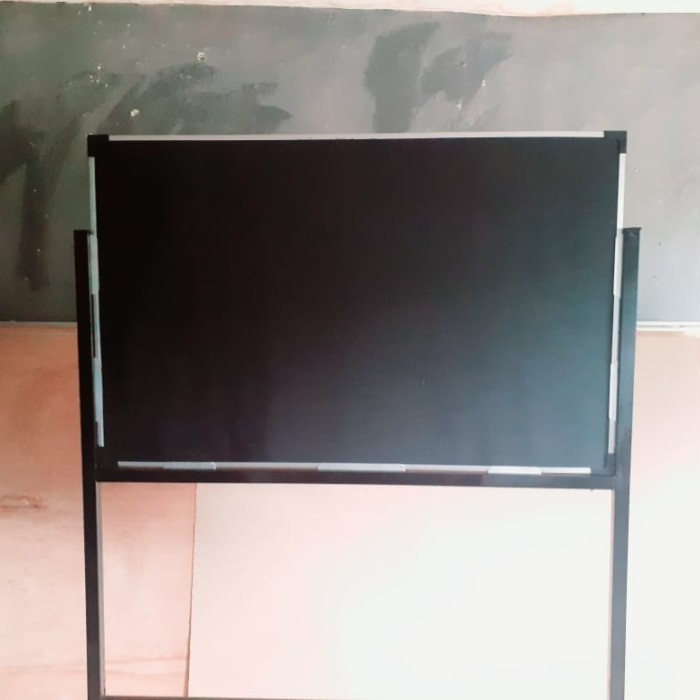 

black white ard standing 90 120 Cm