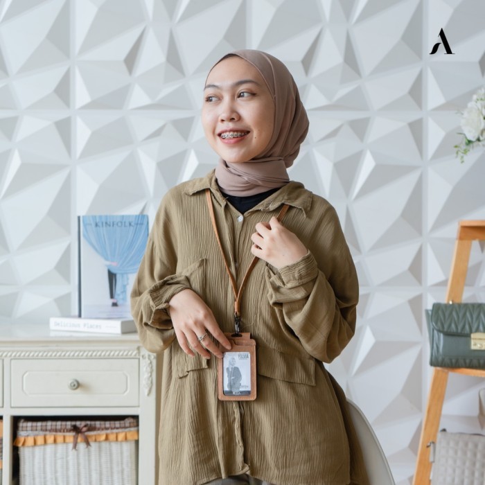 

Ane Reven Leather Id Card Name Tag Kulit Sapi Asli Berly Lanyard