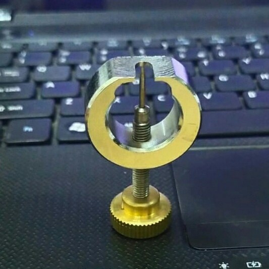 GAUGE POINTER PULLER