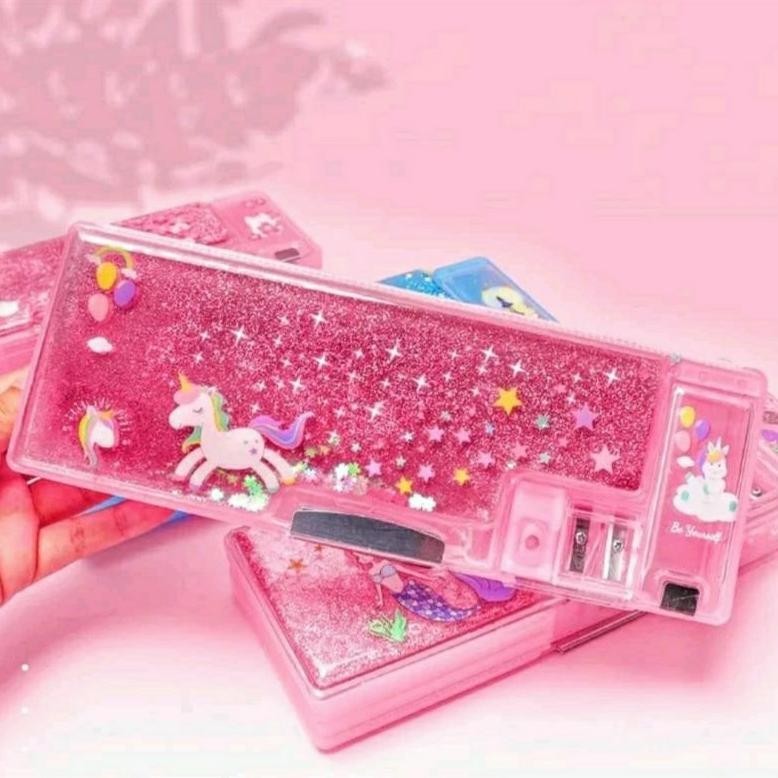 

Best Seller Kotak Pensil Magnet Glitter Air / Tempat Pensil Karakter 2 Sisi Gratis Ongkir