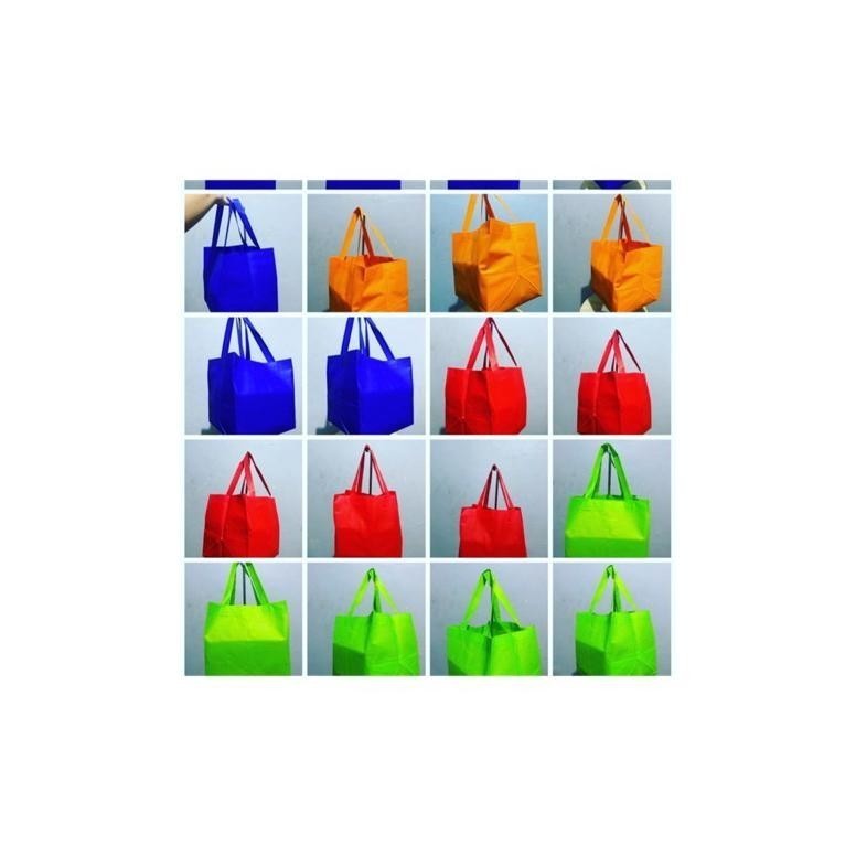 

PROMO (1 PACK = 60 PCS) GOODIE BAG TAS HAJATAN 22x22 CM TINGGI 25 CM / TAS NASI BOX / TAS HAJATAN KOTAK NASI / TAS WALIMATUL / TAS SPUNBOND TERLARIS / TAS SUNBOND SOUVENIR TERMURAH / TAS SEMINAR / TAS RAMAH LINGKUNGAN fth-56
