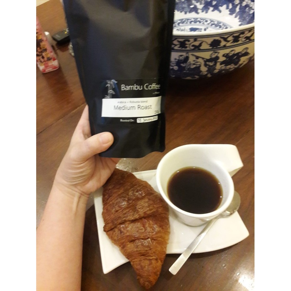 

Secrenada - Kopi Bubuk Arabika Robusta Blend Medium Roast Bambu Coffee