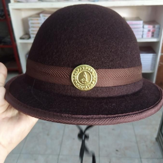 Ready oke] TOPI BONI LAKEN BELUDRU PRAMUKA DENGAN PIN KUNING