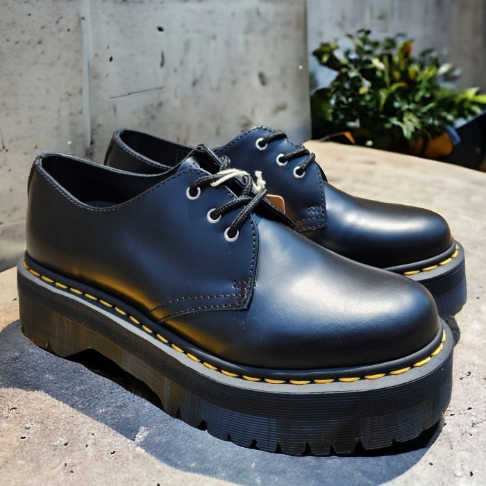 (New) Dr Martens Docmart Boots 1461 Quad Platform Low Black Smooth Pk