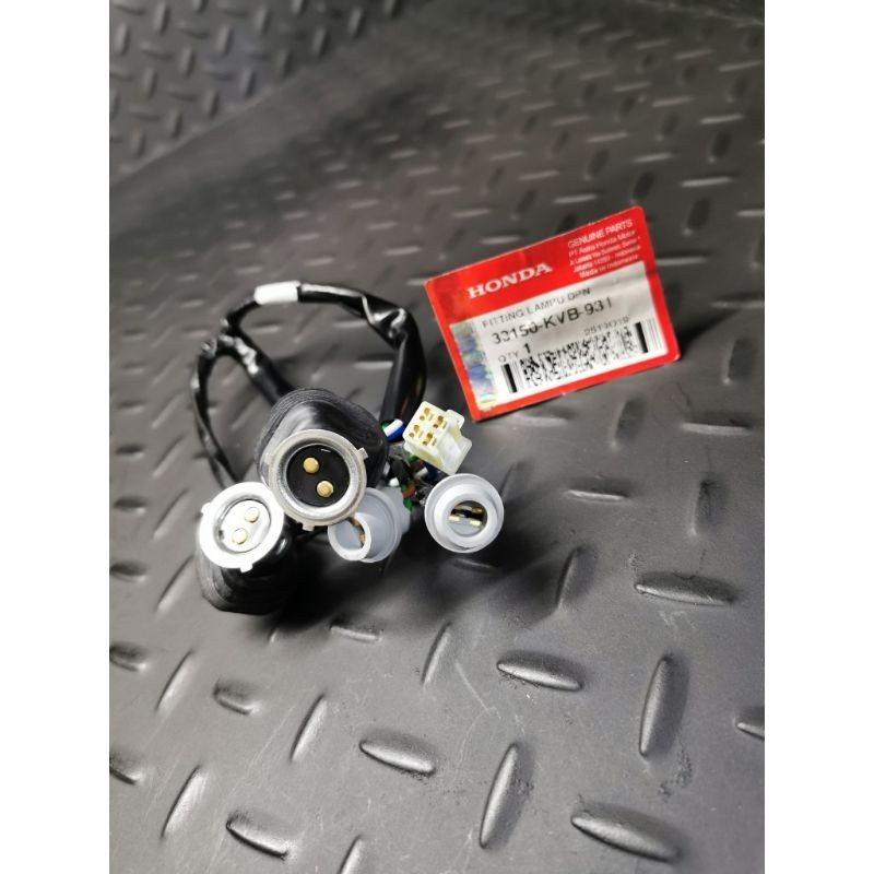 Pitting Lampu Depan (Socket Headlight Assy) – Honda Vario 110 Karbu