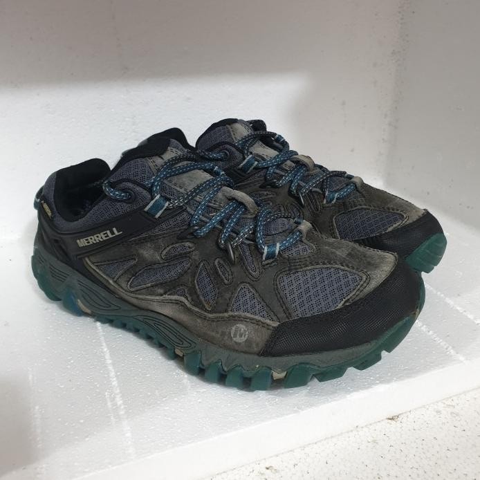 SEPATU MERRELL GORETEX