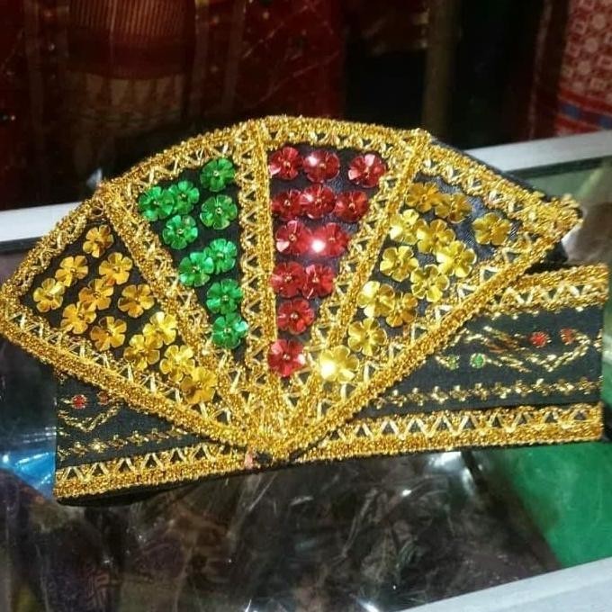 Topi aceh tari saman