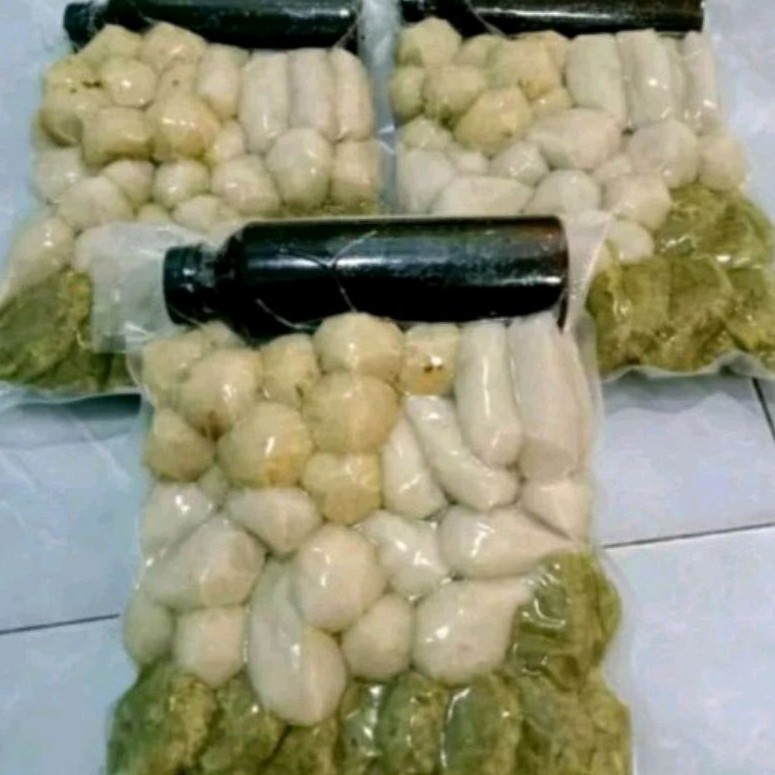 

PAKET HEMAT 1KG PEMPEK ASLI PALEMBANG +CUKA 1 BOTOL ASLI PALEMBANG