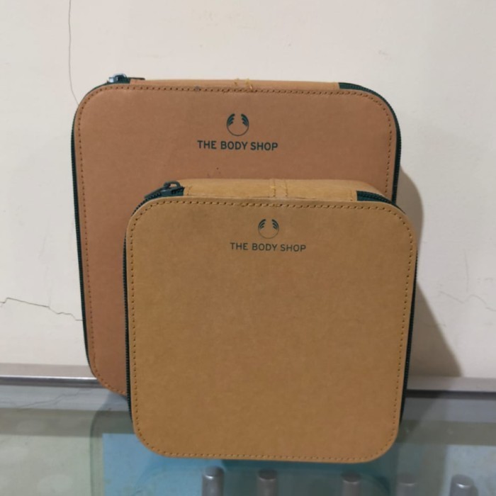

BRG BARU The Body Shop Gift Box & Bag