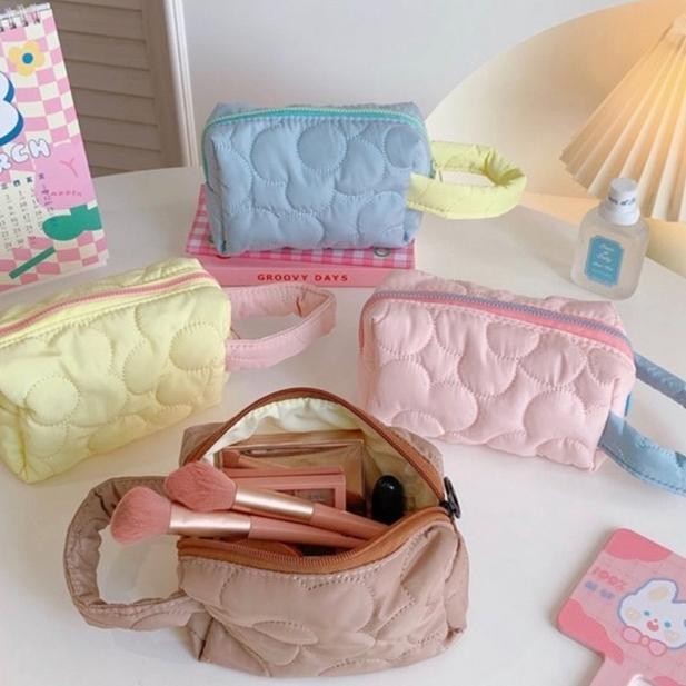 

BisaCod Kensho Kotak Pensil Sleting Motif Bunga Flower Handle Pastel / Pouch Makeup Aesthetic / Tas Aksesoris Wanita Lucu Import / Zipper / Flowers Original