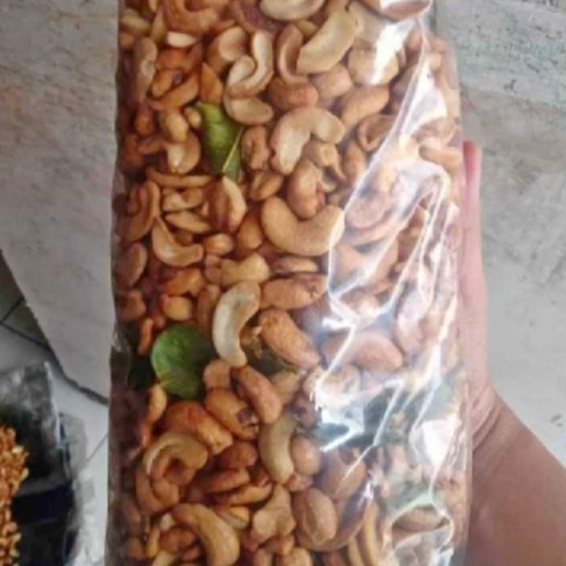 

MURAH kacang mede patahan 1kg matang