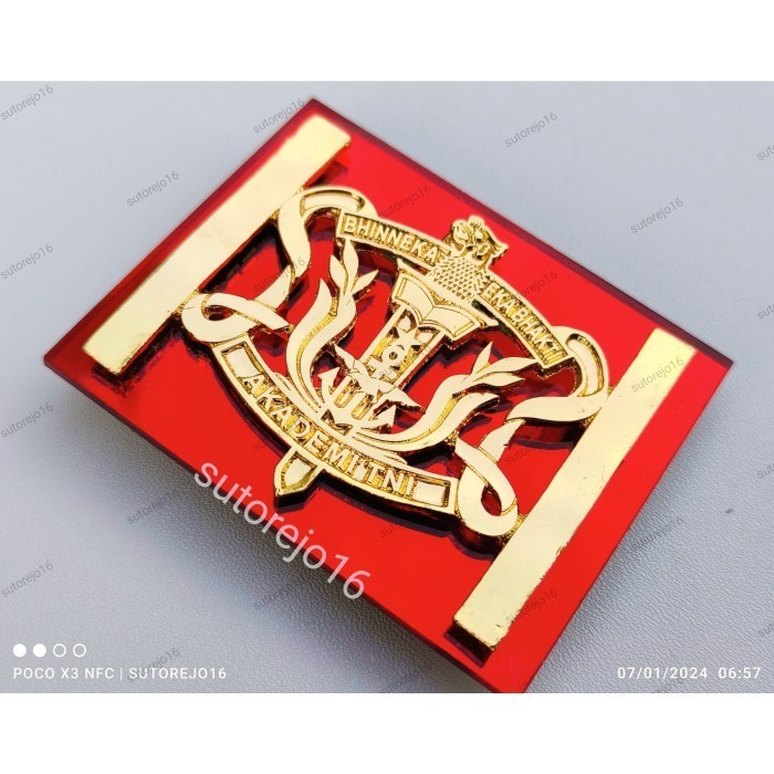 

Terlaris emblem pataka tni / akademi tni / akmil latar mika merah akrilik miror SALE