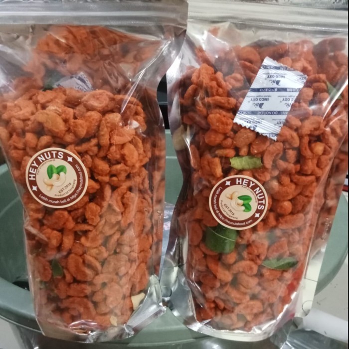 

BERKUALITAS Kacang Mede Pecahan Goreng Berat 1/2 kg ( Rasa Asin, Rasa Thailand dan Rasa Bawang Putih