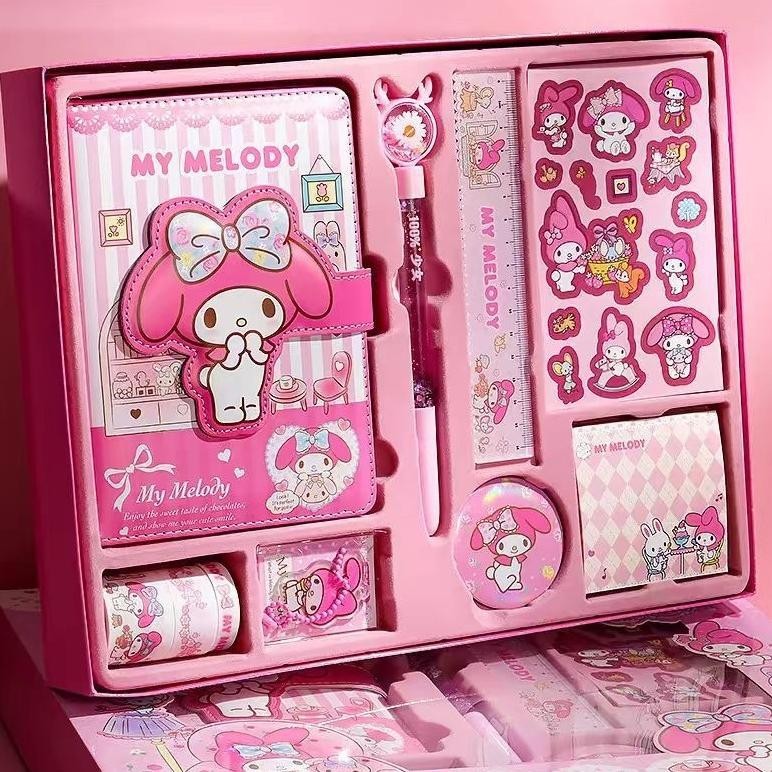 

lij-56 CODSANRIO 9 IN 1 Gift box Alat Tulis Set Diary Stiker Dekorasi KUROMI MELODY Badge hadiah pelajar hadiah anak perempuan Murah