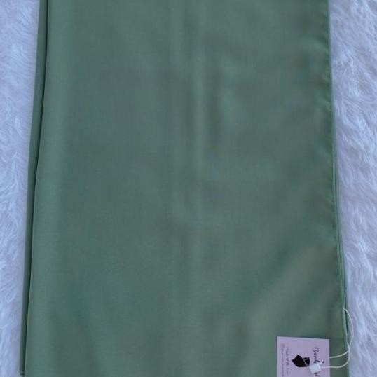 Hijab Jilbab Segi Empat Wolfis 130 X 130 Cm Polos Hijau Sage