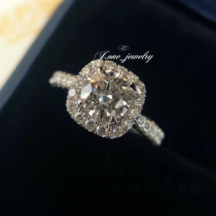 

Destinee 2ct G color