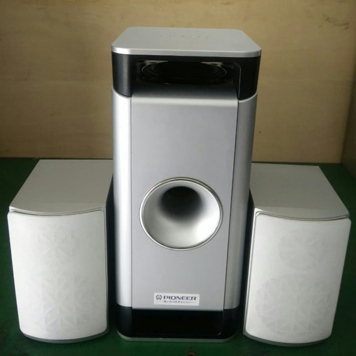 Speaker & subwoofer pioneer
