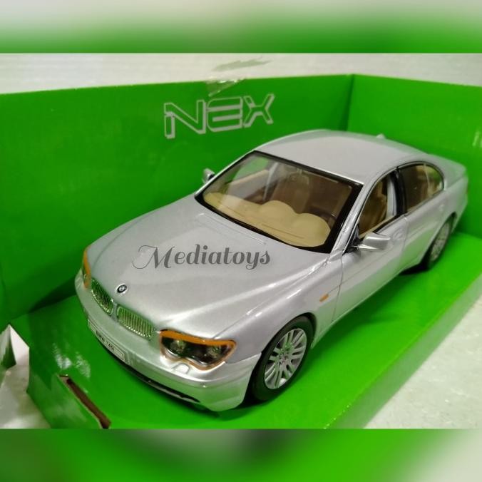 diecast 1:24 Welly Nex BMW 745i silver