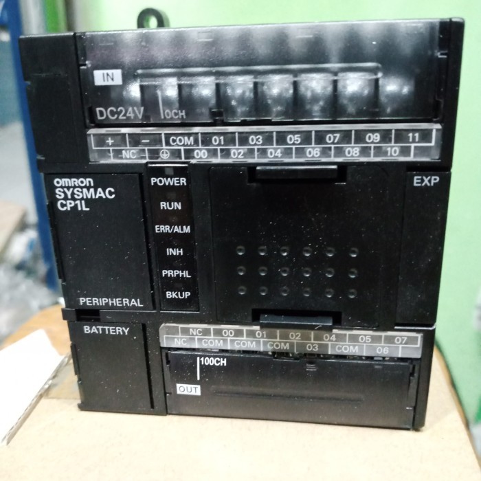 PLC OMRON CP1L-L20DT-D