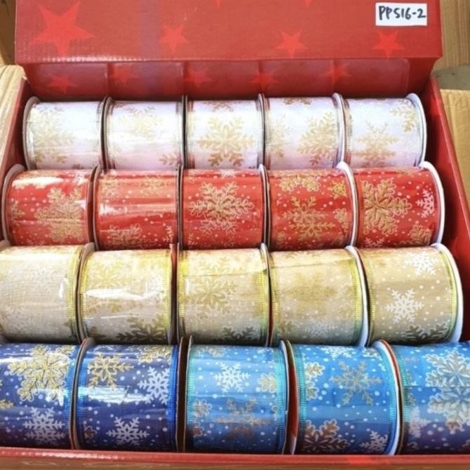 

Pita Natal Kain Saten Snowflake Kombinasi Merah Gold Dekoraso Parcel