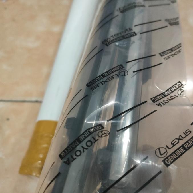 Aksesoris Motor Pelipit Kaca Innova Reborn 2016-2021 Crhome Original