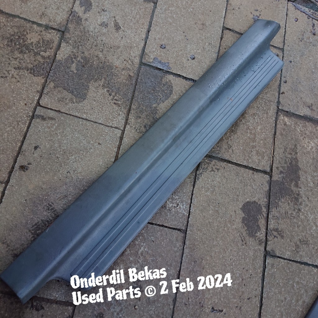 door sill plate scuff plate kanan depan  Honda Accord Cielo