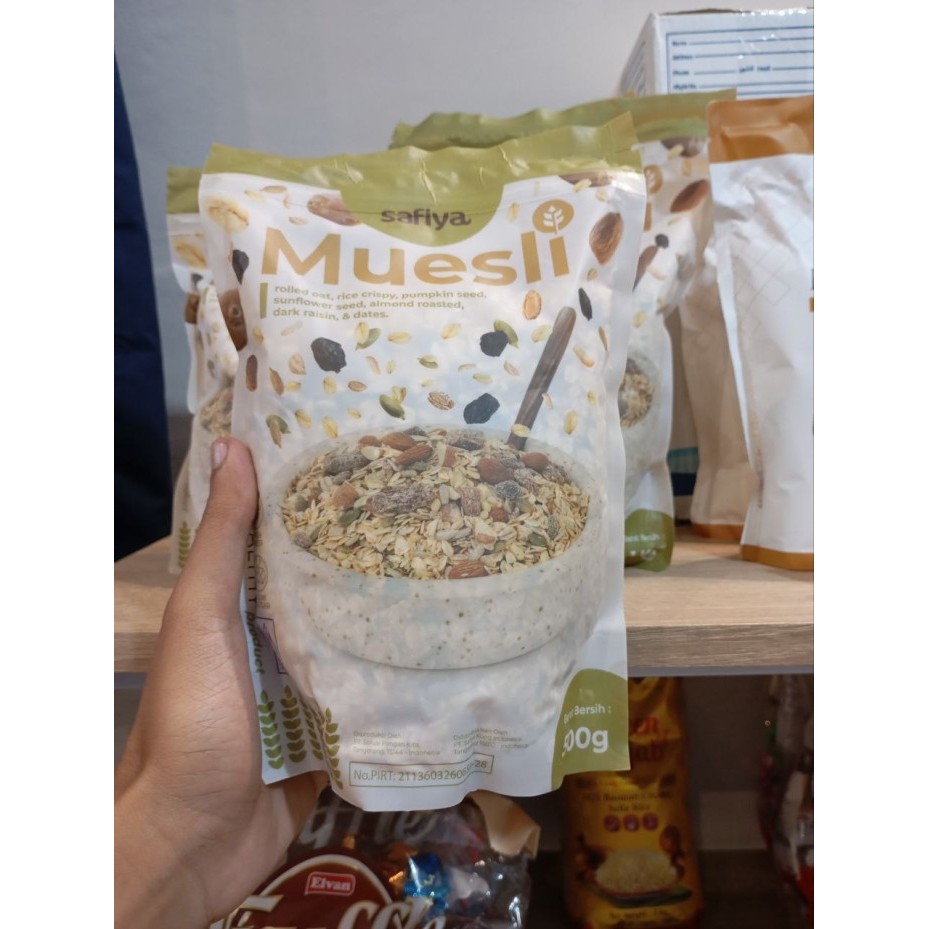

Muesli Menu Sarapan Sehat Campuran Oat Dan Biji - Bijian Pilihan 100% Organik Gerai Moslem