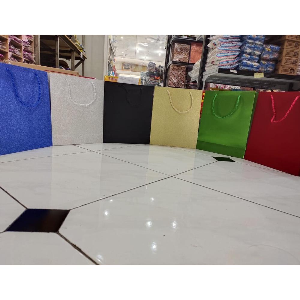 

Terbaru Paperbag Gliter Polos S Small / Tas Souvenir / Paper Bag Polos Gliter