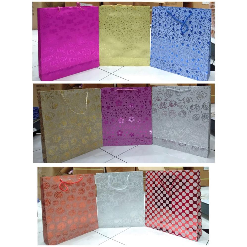 

Viral Paperbag Gliter Motif Large / Tas Kertas Gliter Motif / Tas Souvenir