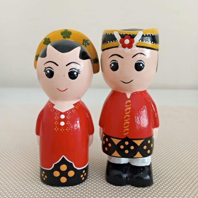 Aneka Boneka kayu Lucu Baju adat