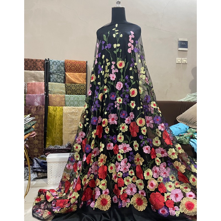 Harga Spesial.. TILE VALENTINO, TILLE VALENTINO. KEBAYA VALENTINO. BROKAT VALENTINO. VALENTINO 3D.ba