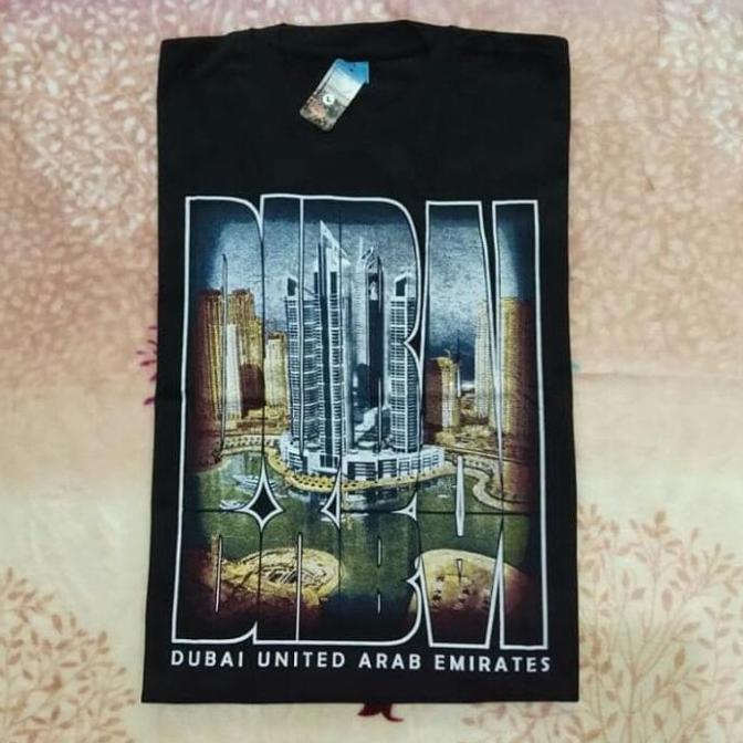 Souvenir kaos Dubai hitam dari negara Dubai Uni Emirate Arab