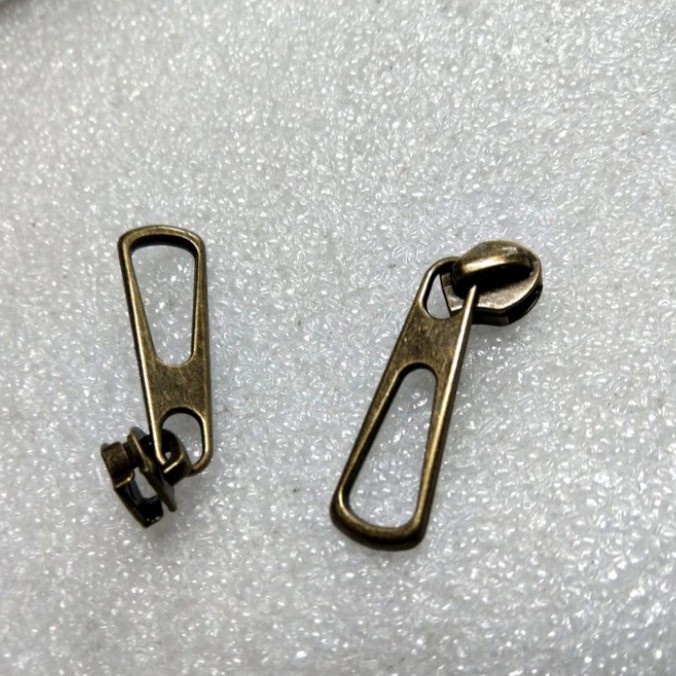 

KEPALA RESLETING NO.5 TERBALIK UNTUK GIGI COIL PLASTIK (100 PCS)